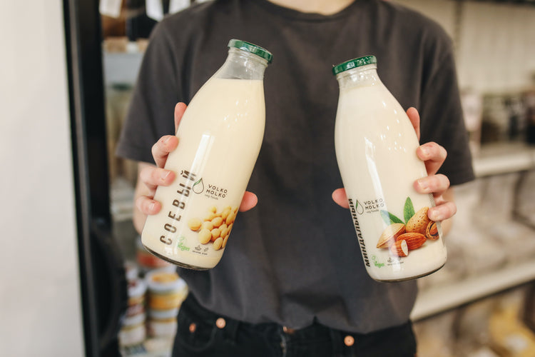 Soy Milk vs Almond Milk: Which is Healthier?