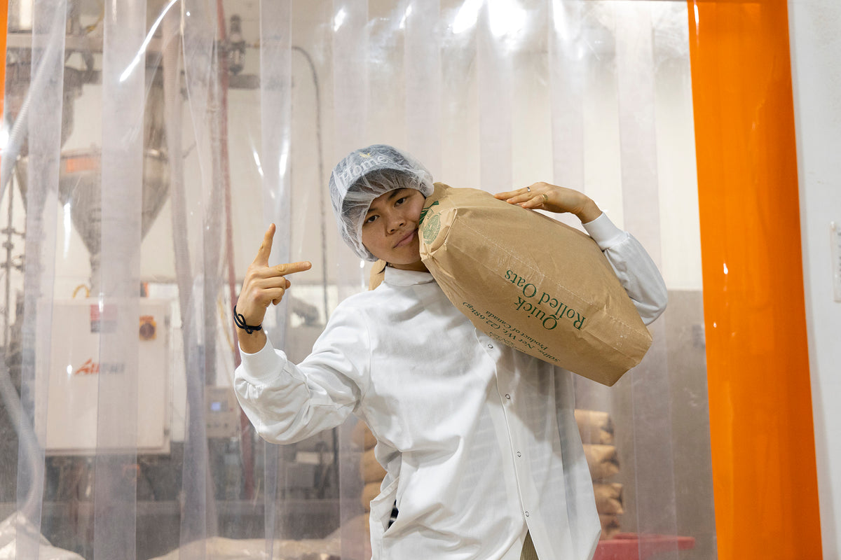 Sean Lew haulin' oats